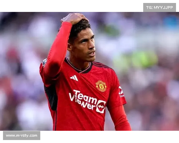 法国后卫瓦拉内退役，曼联功勋告别绿茵场